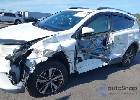 2018 Toyota Rav4 Xle z USA, uszkodzony, nr VIN JTMWFREV7JJ738181